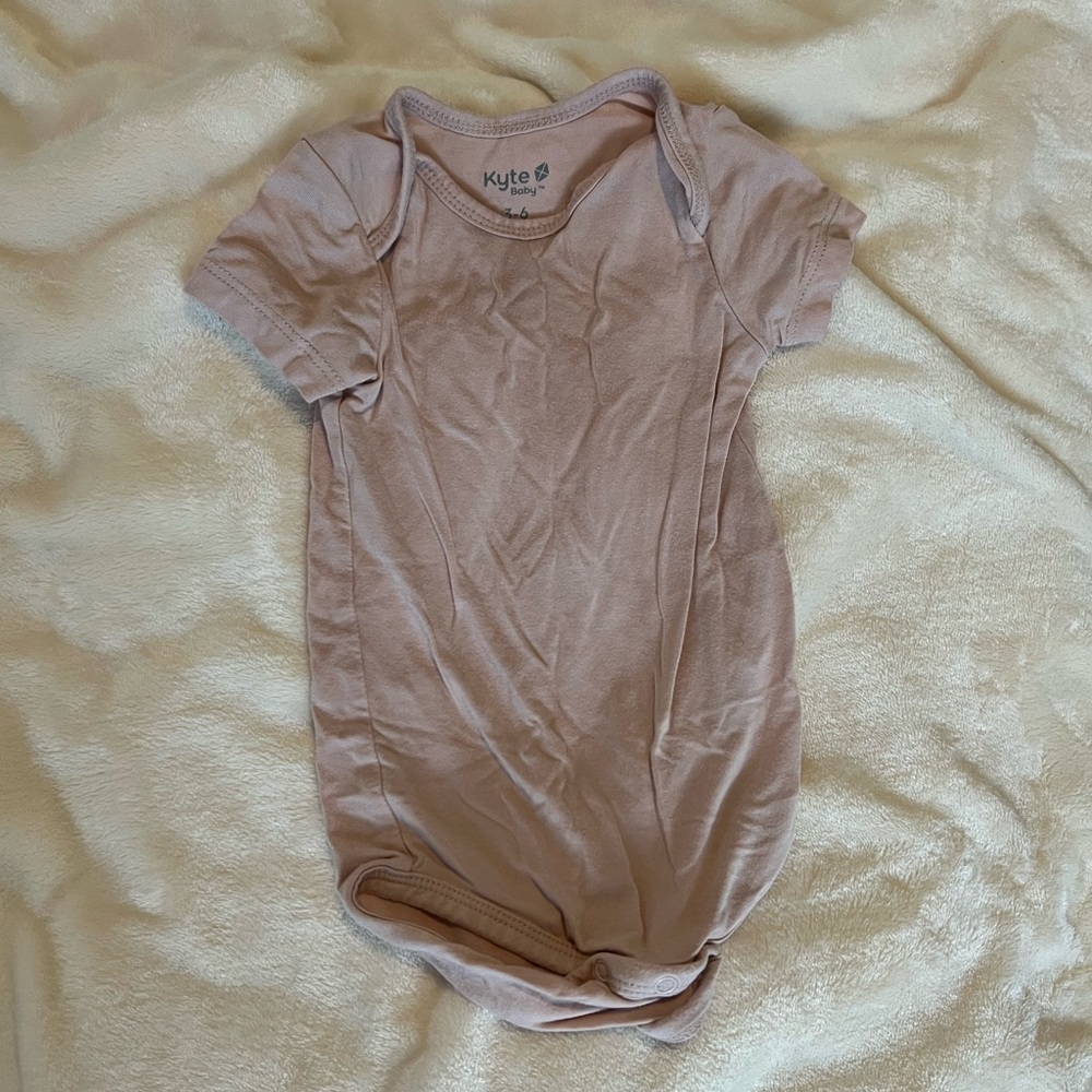 Kyte BABY bodysuit 3-6 mo GUC